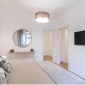  Appartamento Lovely Flat In Piazza Morosini