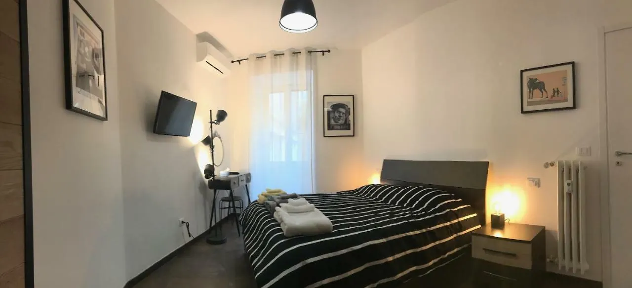 רומא דירות באזור Appio Latino, בגודל 58 מר, עם 2 חדרי שינה ו- 1 חדרי רחצה פרטיים